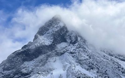 Primera nevada de 2026 activa operativo especial en Nevado de Colima