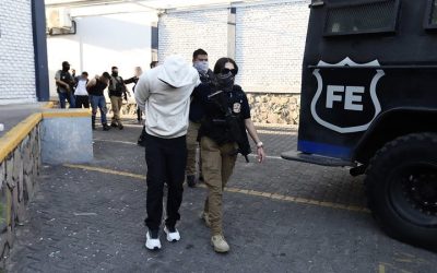 Trasladan a prisión a 13 detenidos tras quema de vehículos en la ciudad